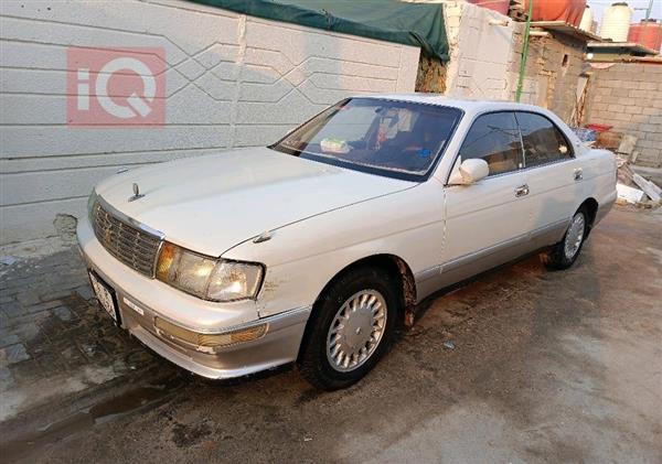 تۆیۆتا کرۆنا 2000  بۆ فرۆشتن لە عێراق - بەسڕا